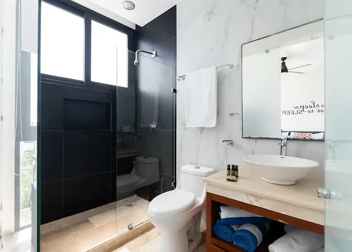 Apartment 2br Oasis W Rooftop Pool & Ocean View -