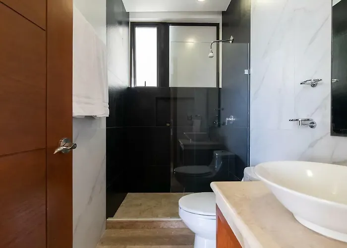 2br Oasis W Rooftop Pool & Ocean View - Apartment